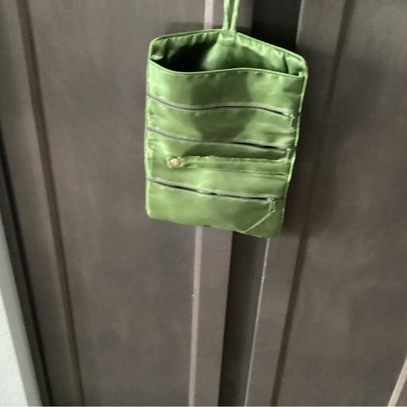 Elegant Green and Gold Brocade Pouch - Picture 2 of 5